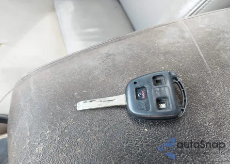 2002 Lexus Es 300 z USA, uszkodzony, nr VIN JTHBF30G920031027